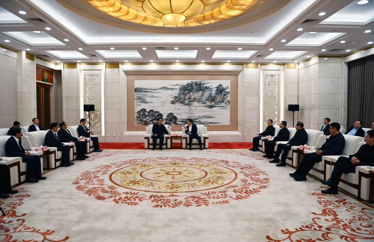 濟寧市委書記溫金榮，市委副書記、代市長張海波會見滿慎剛一行